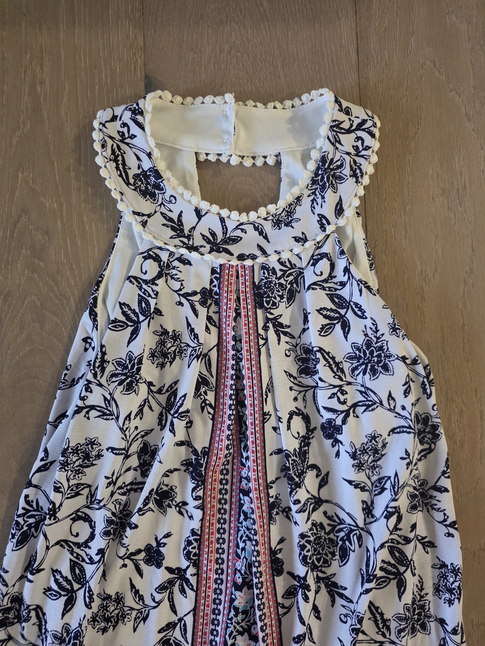 Dress - Picture 2 of 4